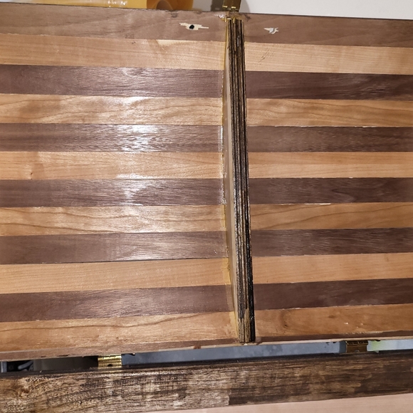 Chest or tickle trunk - Picture 2 of 9